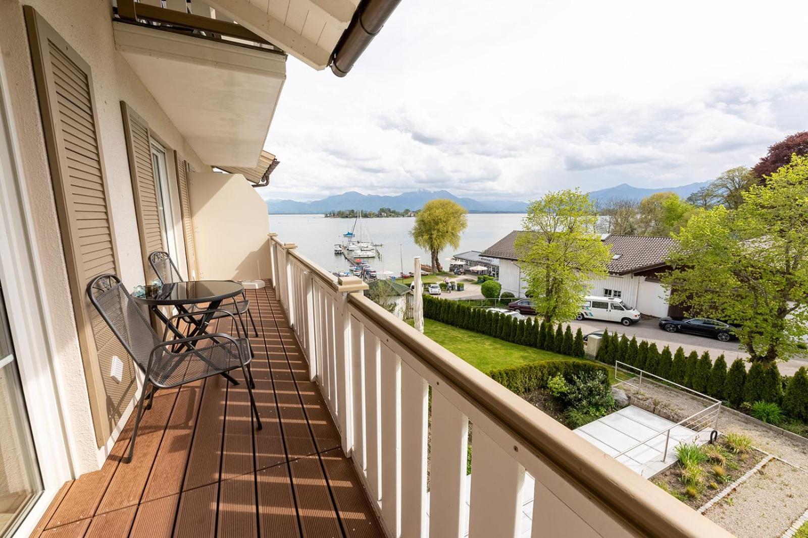 Chiemseestern Vacation & Recreation "Adults Only" Gstadt am Chiemsee Room photo